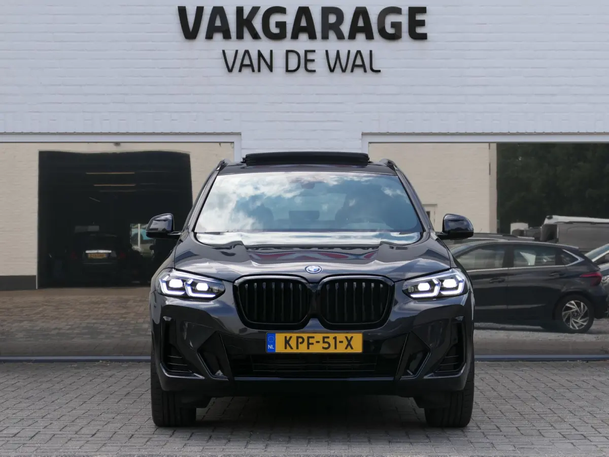xDrive30e M-Sport | Facelift | Shadow line | Panoramadak | Leder | Laser LED | Stuur-/Stoelverwarming | Apple/Android carplay | Head-up display | Achteruitrijcamera | Elektrische achterklep 