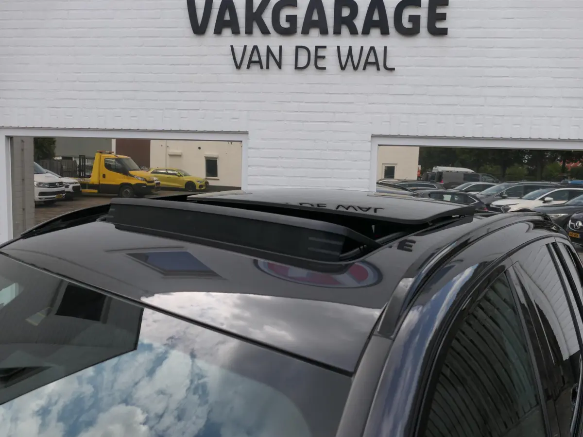 xDrive30e M-Sport | Facelift | Shadow line | Panoramadak | Leder | Laser LED | Stuur-/Stoelverwarming | Apple/Android carplay | Head-up display | Achteruitrijcamera | Elektrische achterklep 