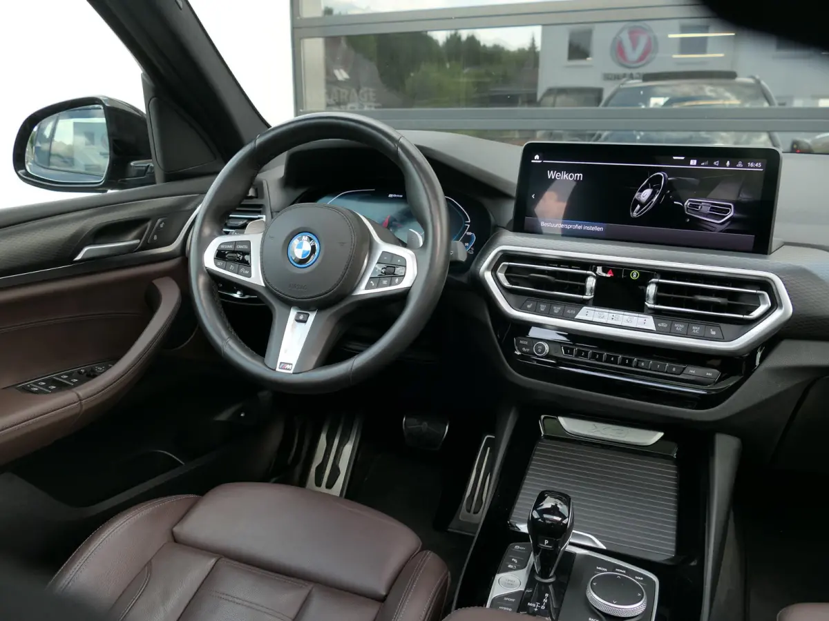 xDrive30e M-Sport | Facelift | Shadow line | Panoramadak | Leder | Laser LED | Stuur-/Stoelverwarming | Apple/Android carplay | Head-up display | Achteruitrijcamera | Elektrische achterklep 
