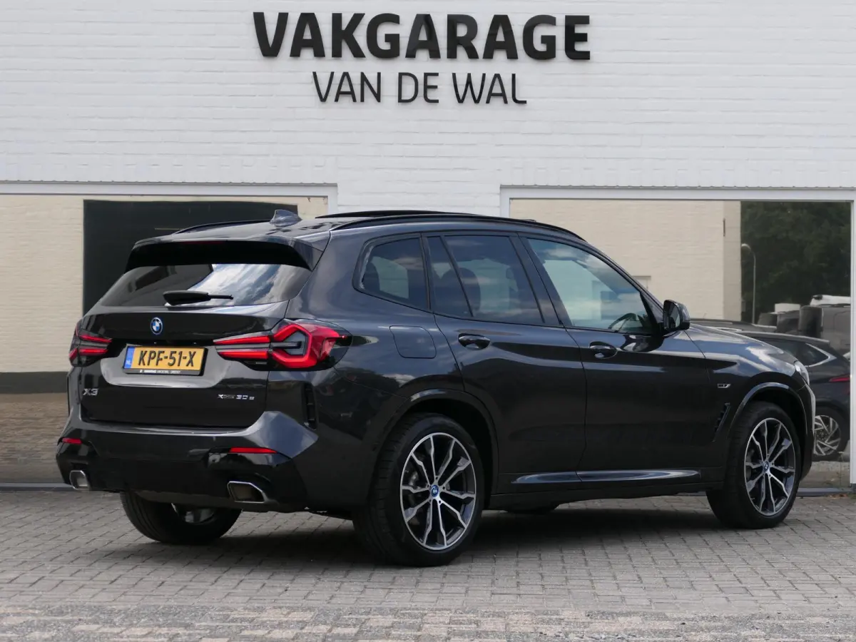 xDrive30e M-Sport | Facelift | Shadow line | Panoramadak | Leder | Laser LED | Stuur-/Stoelverwarming | Apple/Android carplay | Head-up display | Achteruitrijcamera | Elektrische achterklep 