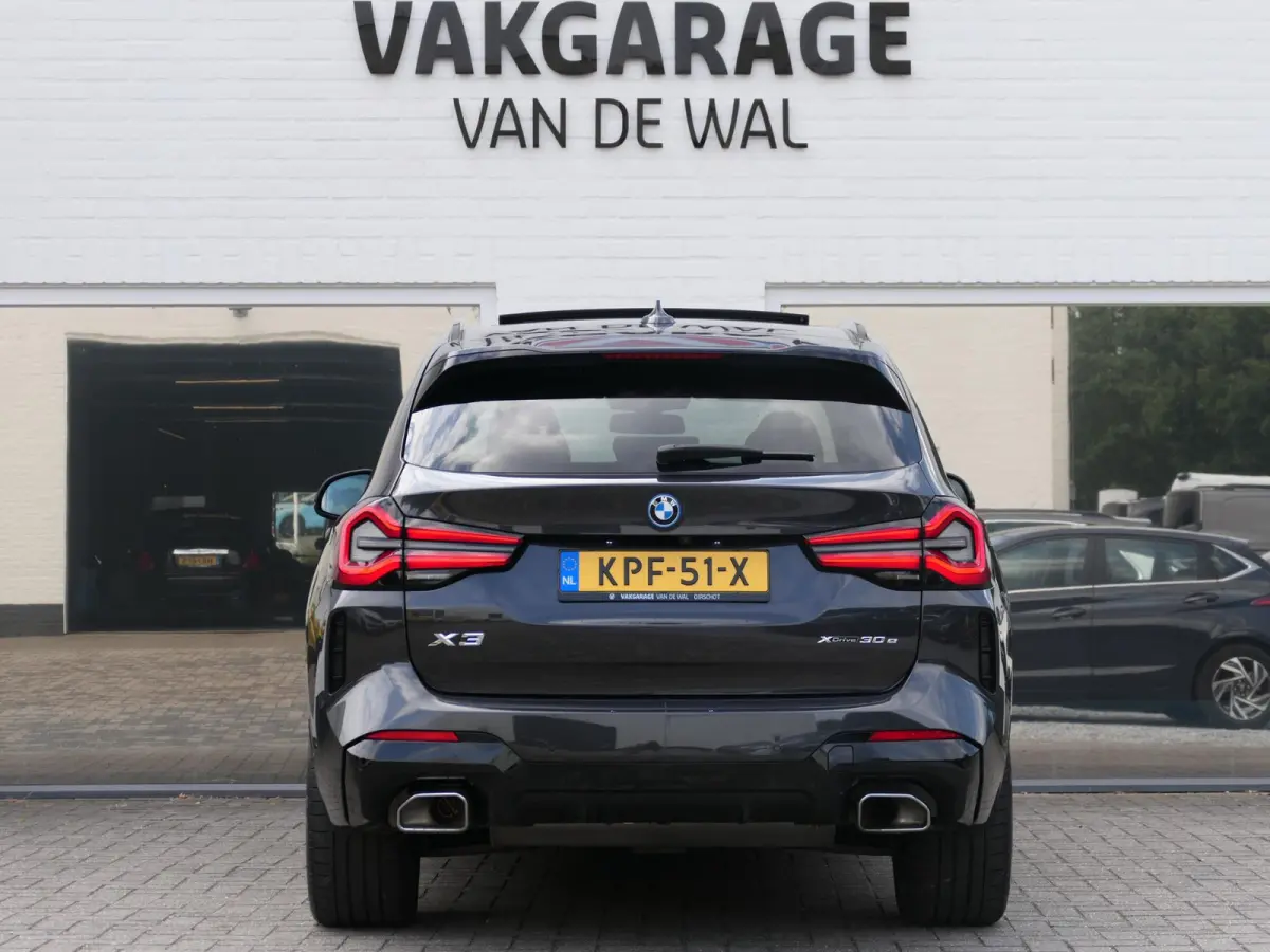xDrive30e M-Sport | Facelift | Shadow line | Panoramadak | Leder | Laser LED | Stuur-/Stoelverwarming | Apple/Android carplay | Head-up display | Achteruitrijcamera | Elektrische achterklep 