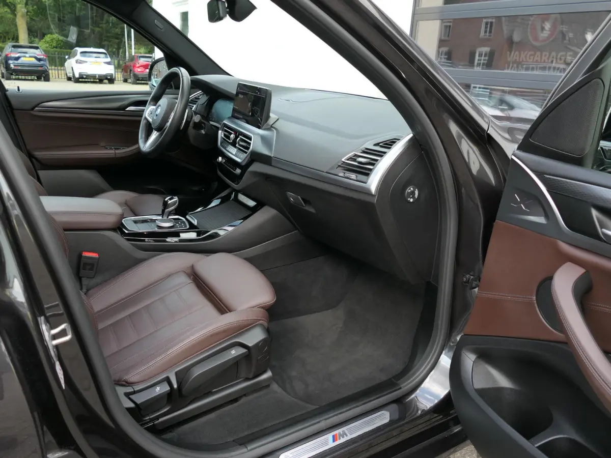 xDrive30e M-Sport | Facelift | Shadow line | Panoramadak | Leder | Laser LED | Stuur-/Stoelverwarming | Apple/Android carplay | Head-up display | Achteruitrijcamera | Elektrische achterklep 