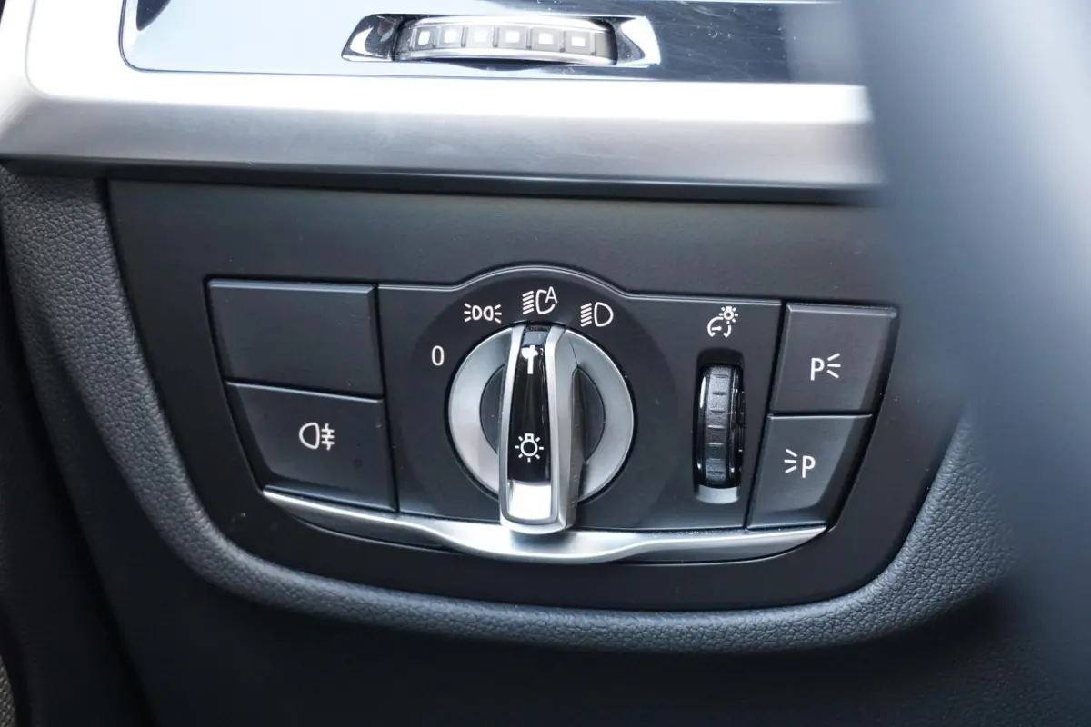 High Executive 80 kWh + PANO / TREKHAAK / 360 CAMERA / HEAD-UP / PREMIUM AUDIO