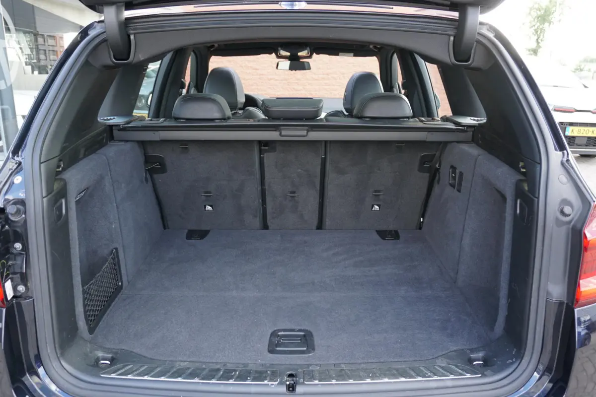High Executive 80 kWh + PANO / TREKHAAK / 360 CAMERA / HEAD-UP / PREMIUM AUDIO