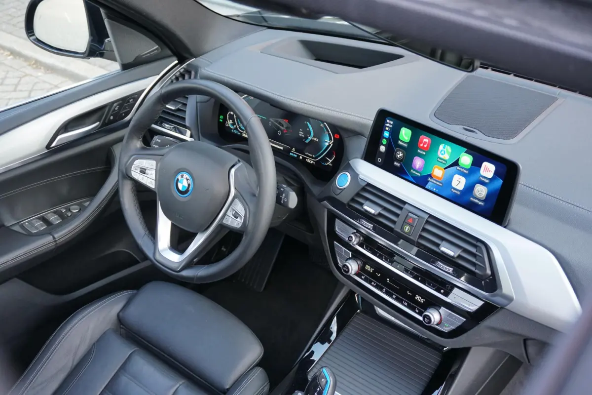 High Executive 80 kWh + PANO / TREKHAAK / 360 CAMERA / HEAD-UP / PREMIUM AUDIO