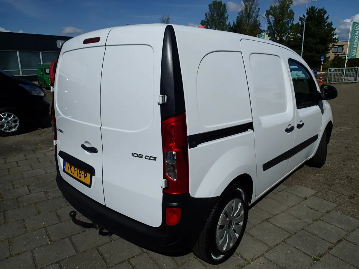 108 CDI VOORZIEN VAN AIRCO + TREKHAAK !!!