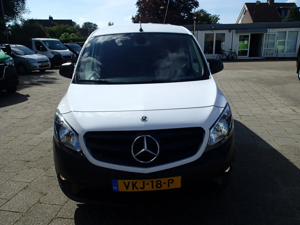 108 CDI VOORZIEN VAN AIRCO + TREKHAAK !!!