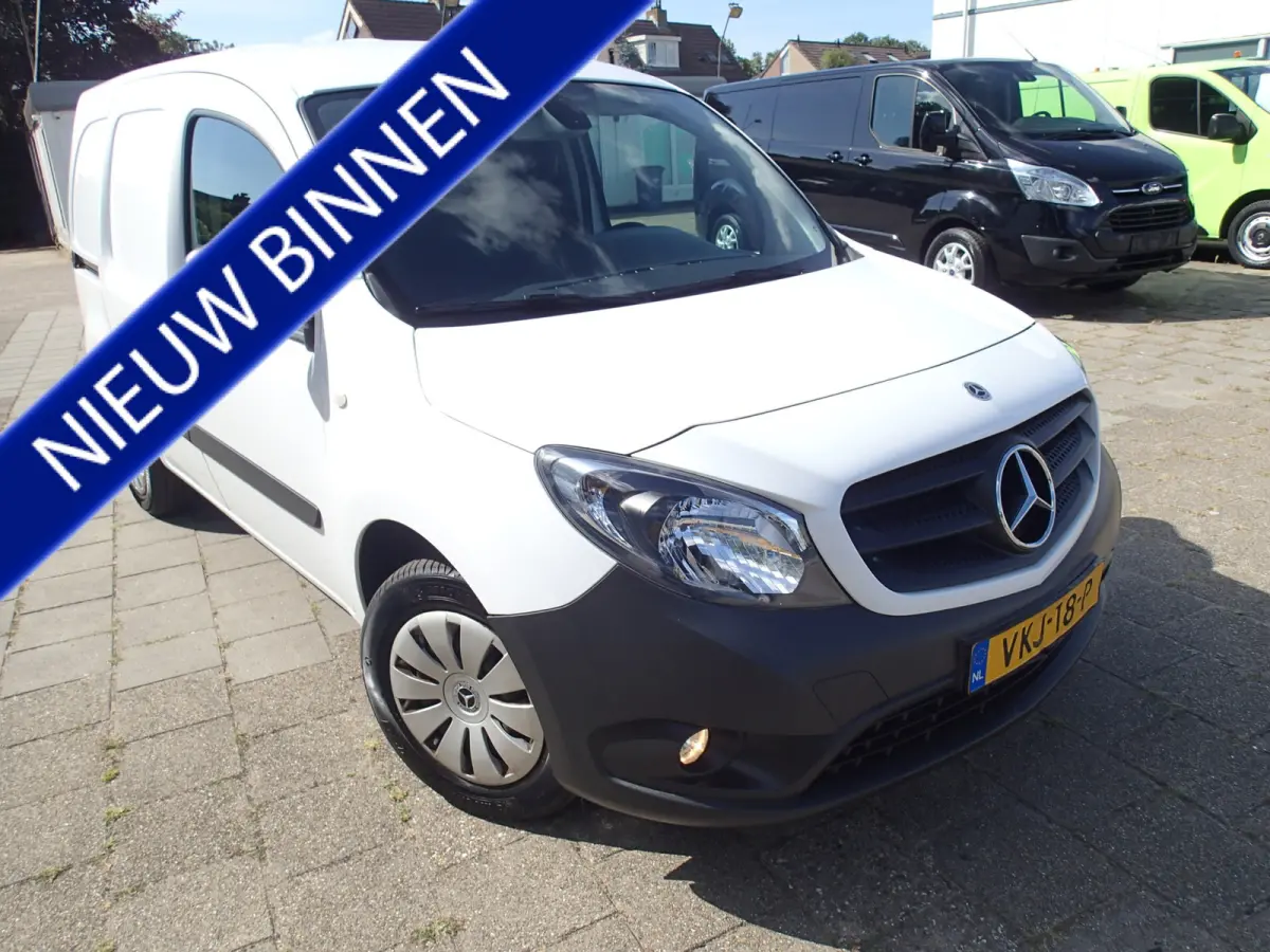 108 CDI VOORZIEN VAN AIRCO + TREKHAAK !!!