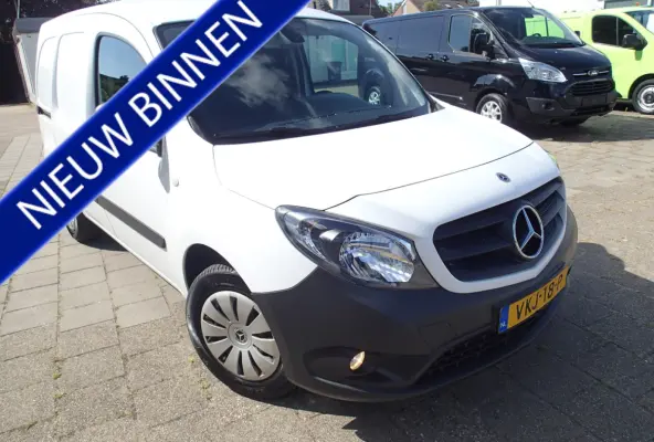108 CDI VOORZIEN VAN AIRCO + TREKHAAK !!!