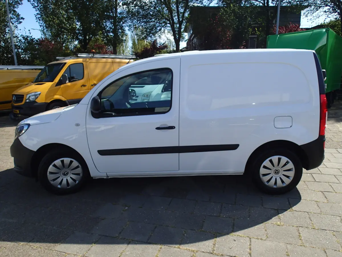 108 CDI VOORZIEN VAN AIRCO + TREKHAAK !!!