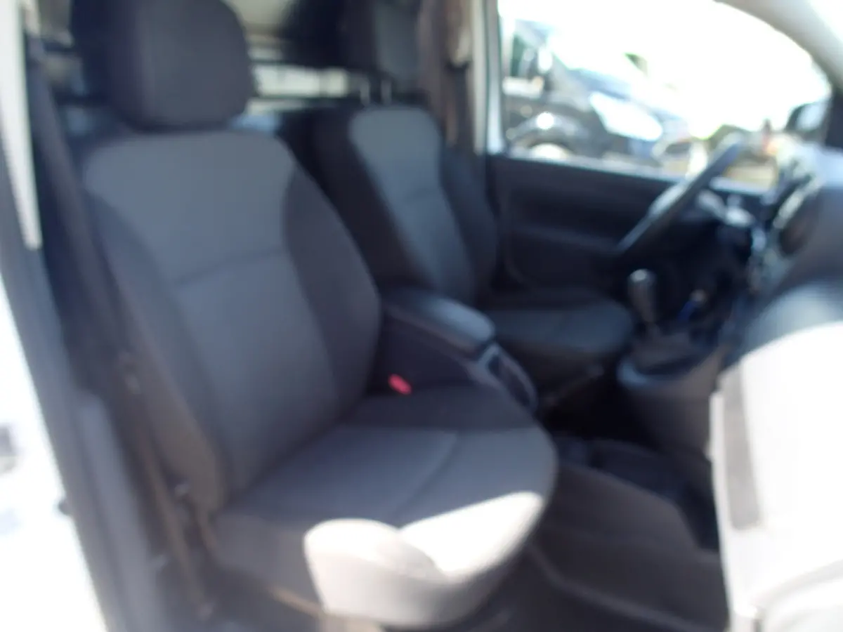 108 CDI VOORZIEN VAN AIRCO + TREKHAAK !!!