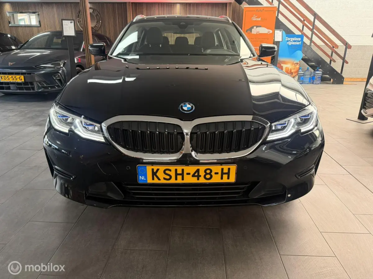 320e|Clima|Carplay|Nieuw staat!