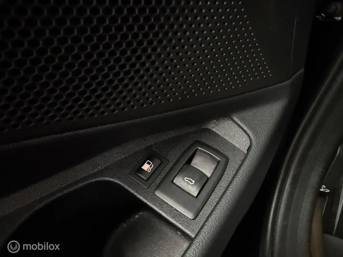320e|Clima|Carplay|Nieuw staat!