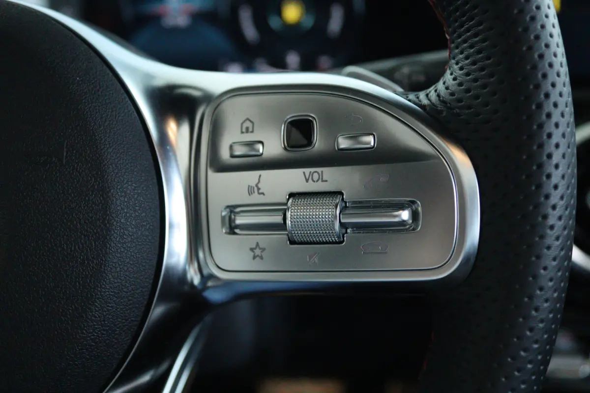 200 Business Solution AMG | Cruise Control | Stoelverwarming | Schuifdak | Camera | Navi | Climate Control | Elektr. Klep