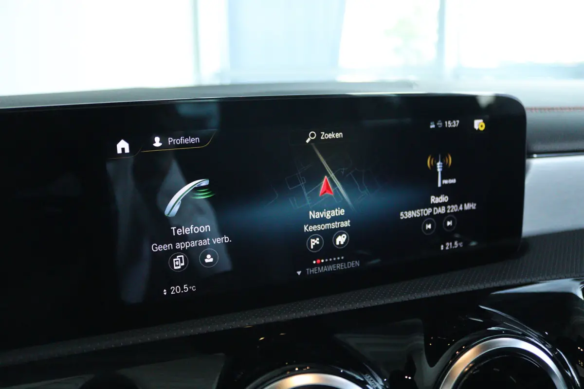200 Business Solution AMG | Cruise Control | Stoelverwarming | Schuifdak | Camera | Navi | Climate Control | Elektr. Klep