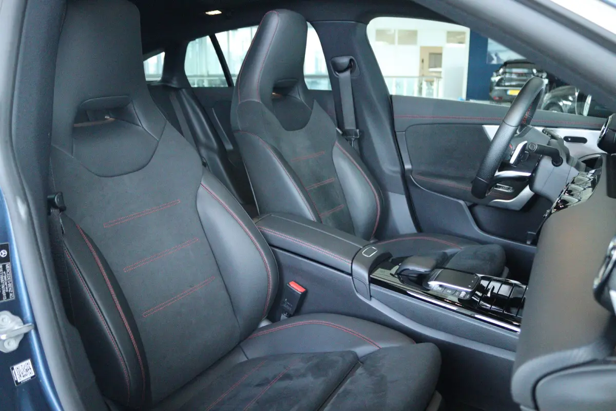 200 Business Solution AMG | Cruise Control | Stoelverwarming | Schuifdak | Camera | Navi | Climate Control | Elektr. Klep