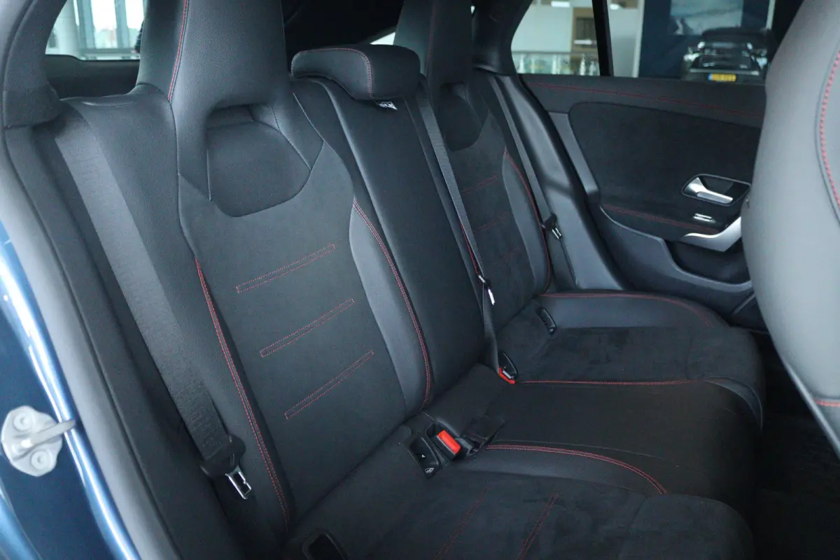 200 Business Solution AMG | Cruise Control | Stoelverwarming | Schuifdak | Camera | Navi | Climate Control | Elektr. Klep