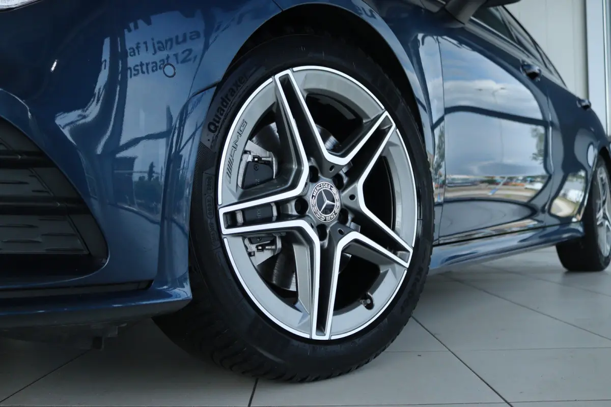 200 Business Solution AMG | Cruise Control | Stoelverwarming | Schuifdak | Camera | Navi | Climate Control | Elektr. Klep
