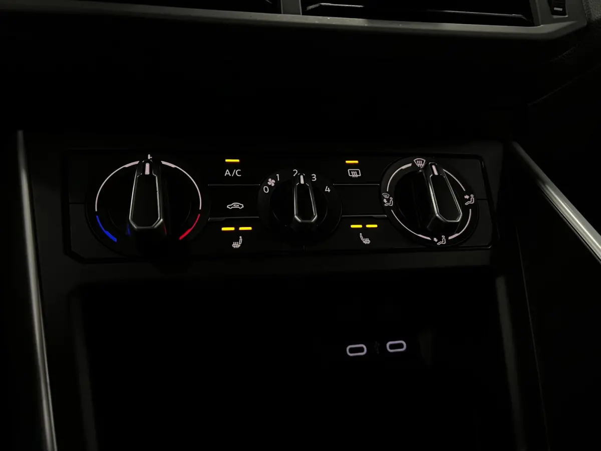 1.0 | Lane assist | Carplay | Stoelver |Navi