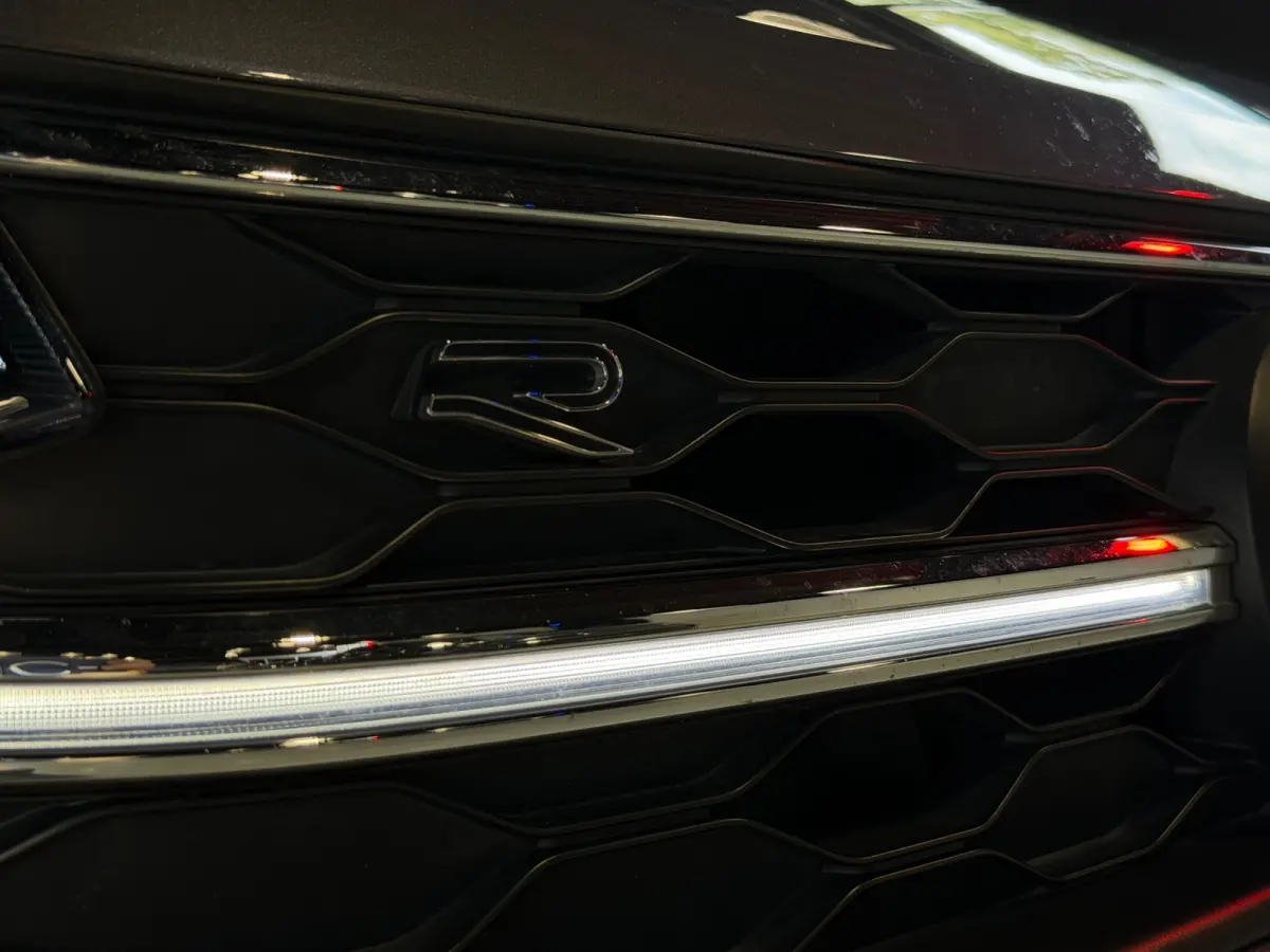 1.5 TSI R-Line Pano|Cam|Keyl|Led|IQ|Carplay