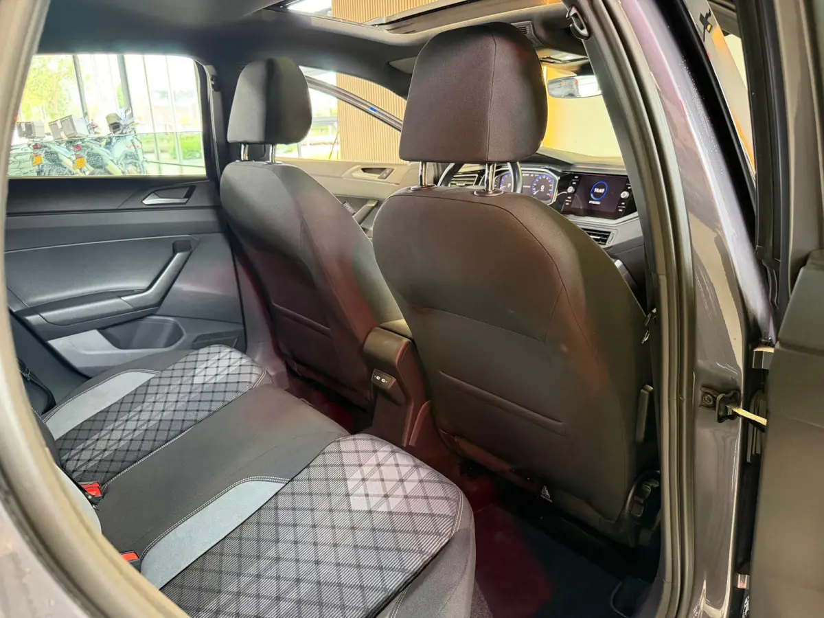 1.5 TSI R-Line Pano|Cam|Keyl|Led|IQ|Carplay