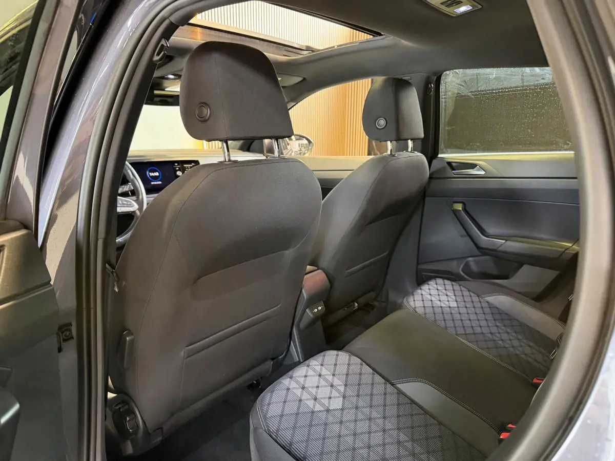 1.5 TSI R-Line Pano|Cam|Keyl|Led|IQ|Carplay