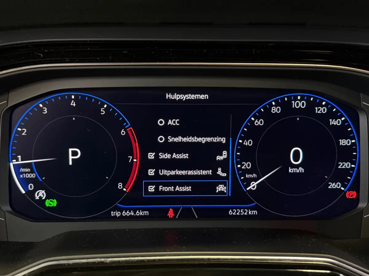 1.5 TSI R-Line Pano|Cam|Keyl|Led|IQ|Carplay