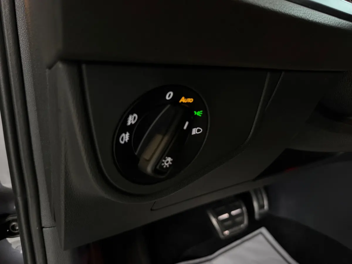 1.5 TSI R-Line Pano|Cam|Keyl|Led|IQ|Carplay