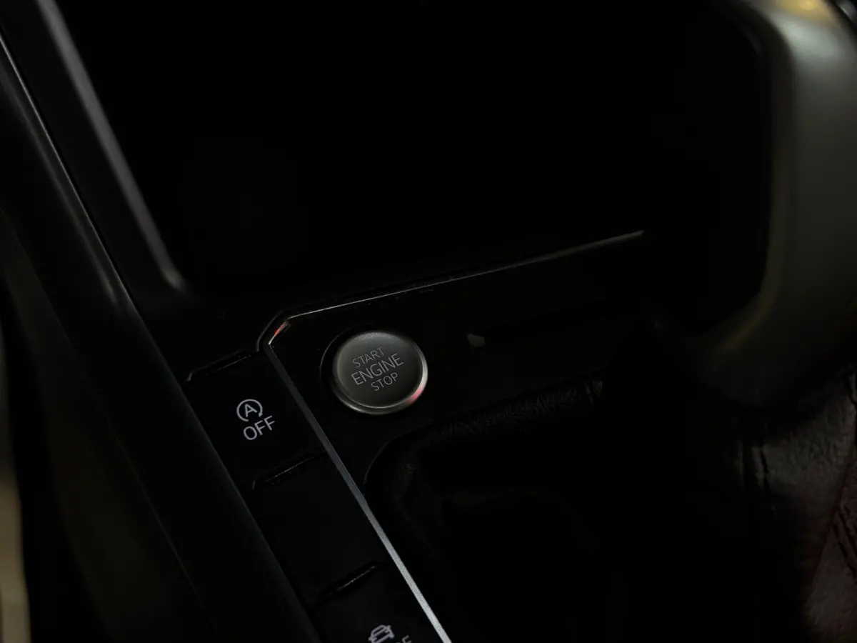1.5 TSI R-Line Pano|Cam|Keyl|Led|IQ|Carplay