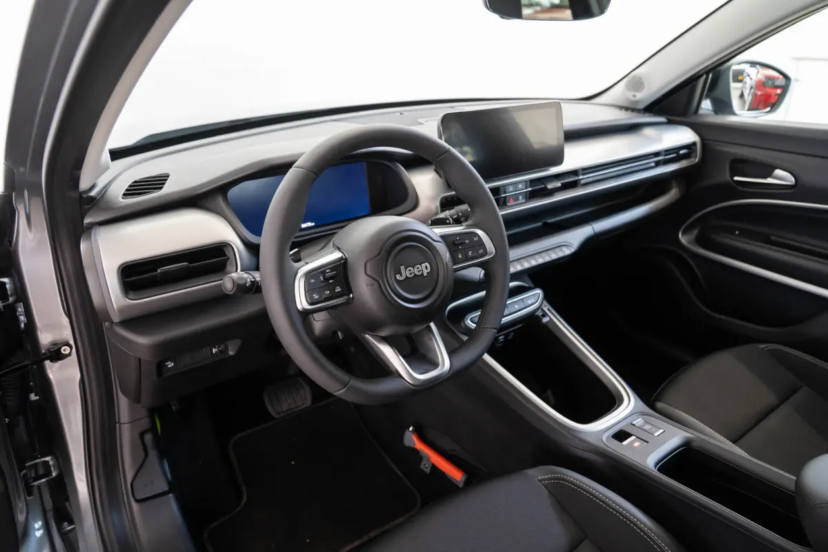 1.2 e-Hybrid Summit | Navigatie | Elektrische Achterklep | Camera | Keyless | 18 Inch Lichtmetalen velgen |
