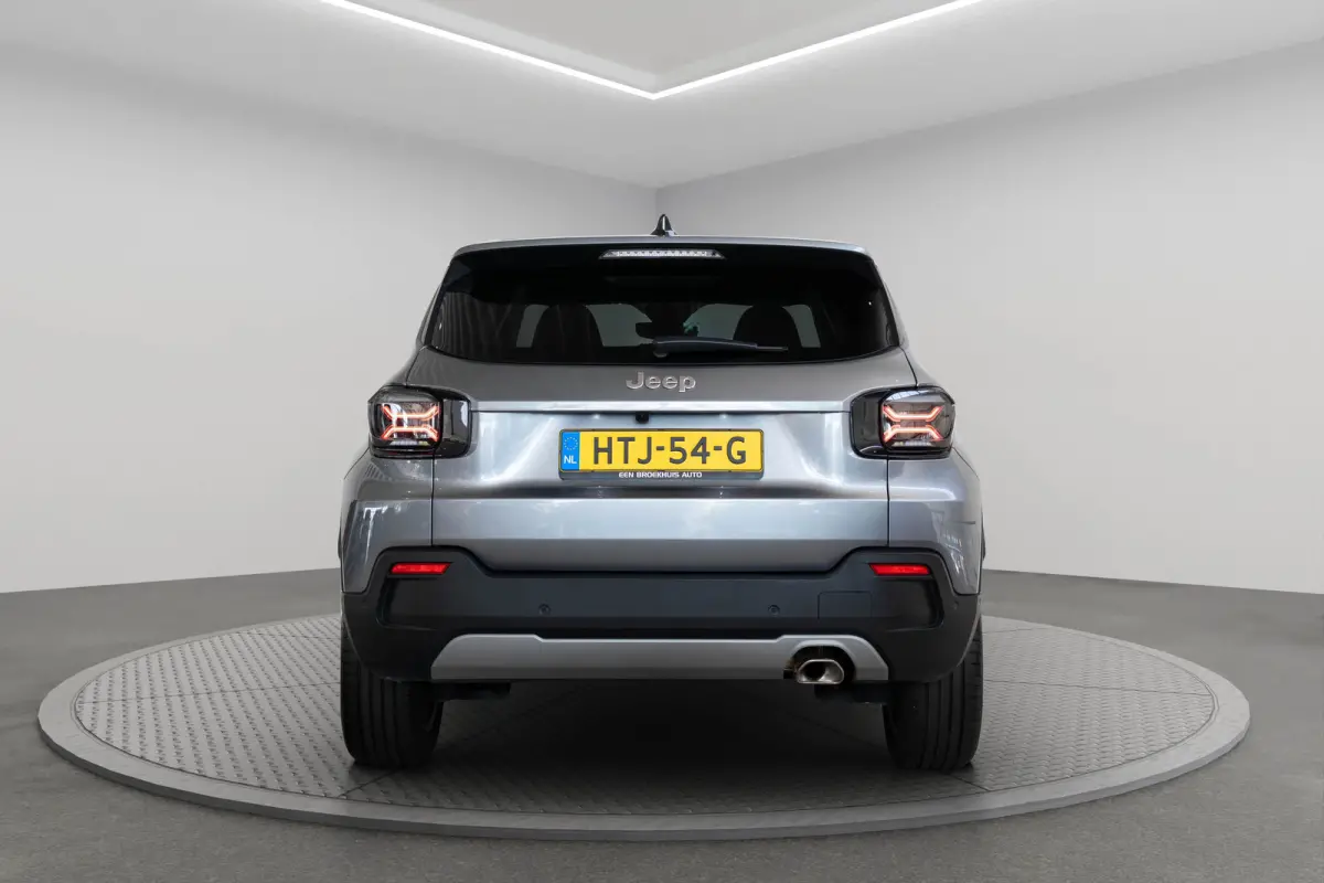 1.2 e-Hybrid Summit | Navigatie | Elektrische Achterklep | Camera | Keyless | 18 Inch Lichtmetalen velgen |