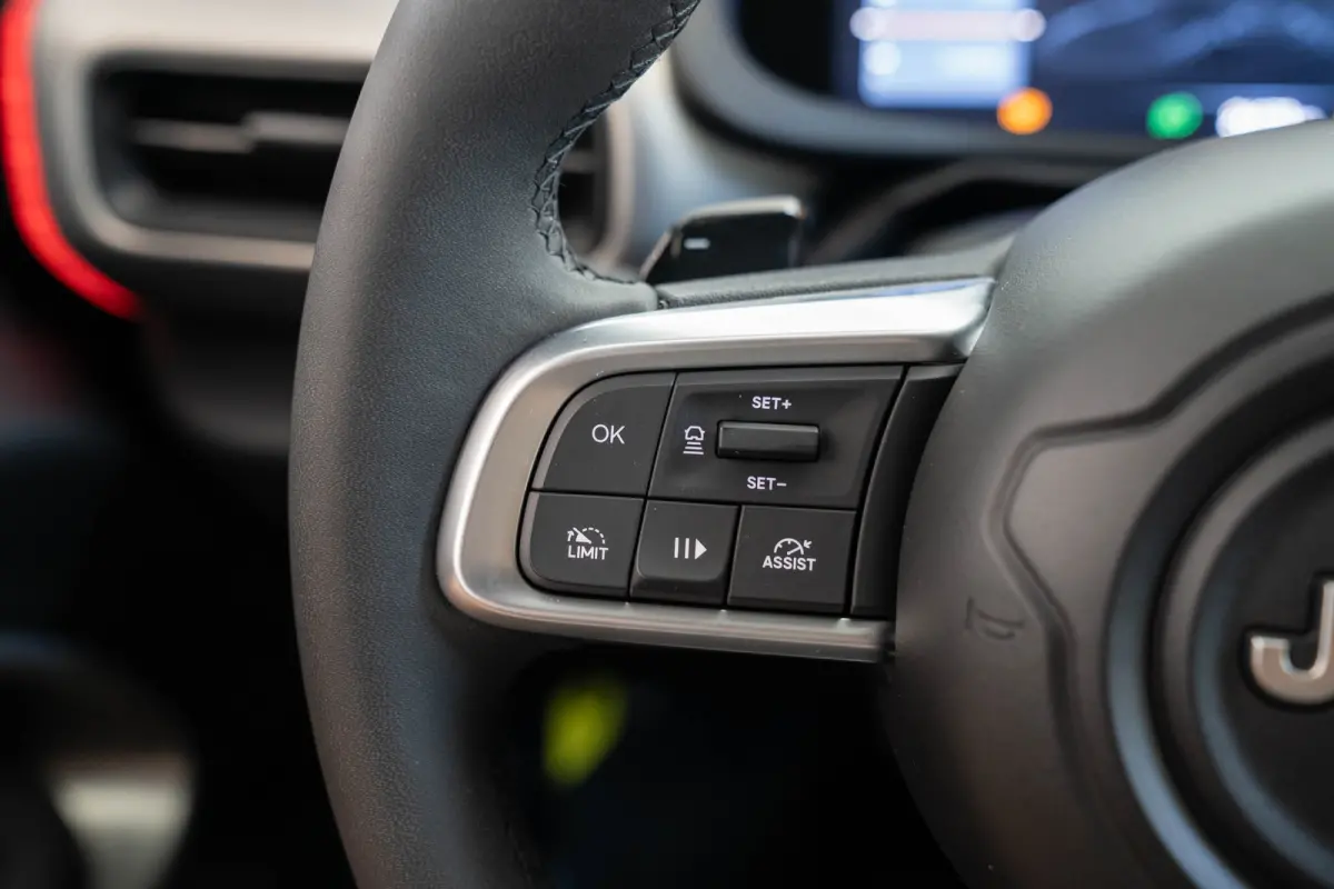 1.2 e-Hybrid Summit | Navigatie | Elektrische Achterklep | Camera | Keyless | 18 Inch Lichtmetalen velgen |