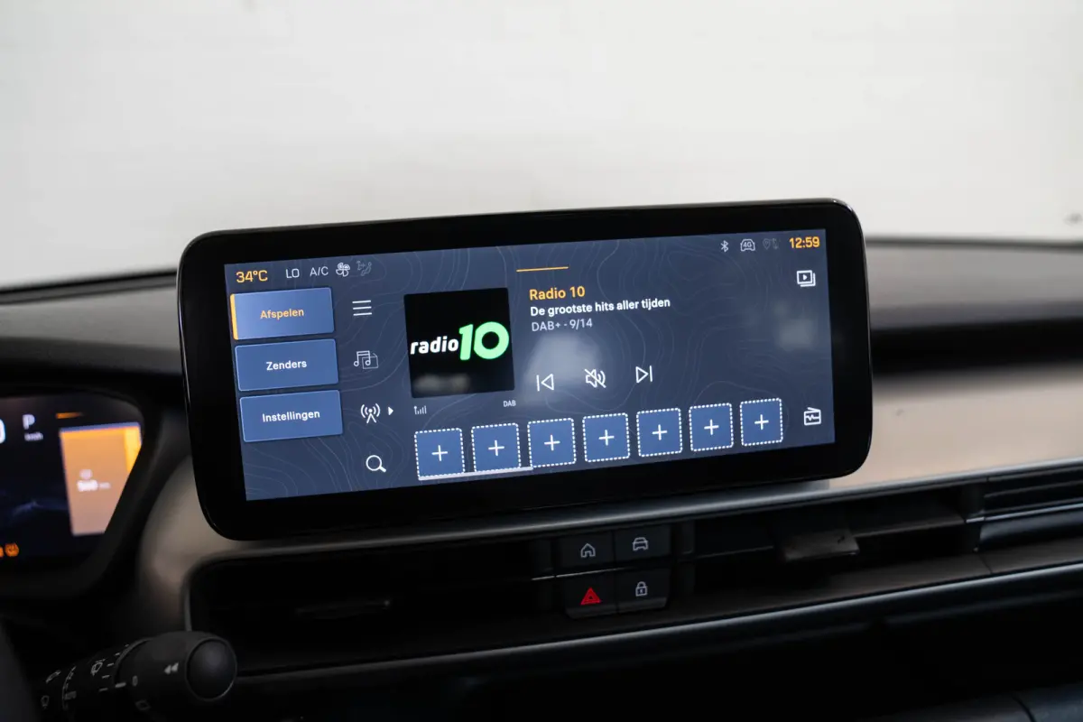 1.2 e-Hybrid Summit | Navigatie | Elektrische Achterklep | Camera | Keyless | 18 Inch Lichtmetalen velgen |