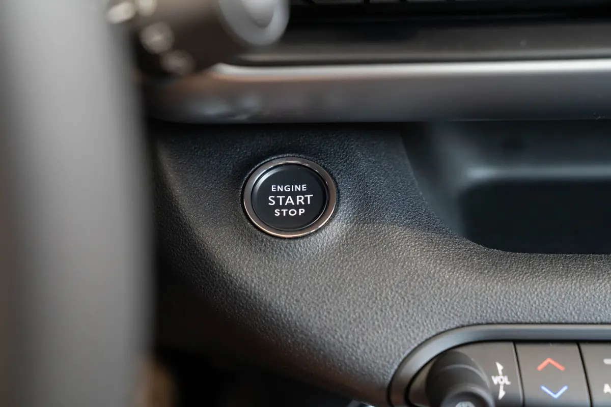 1.2 e-Hybrid Summit | Navigatie | Elektrische Achterklep | Camera | Keyless | 18 Inch Lichtmetalen velgen |