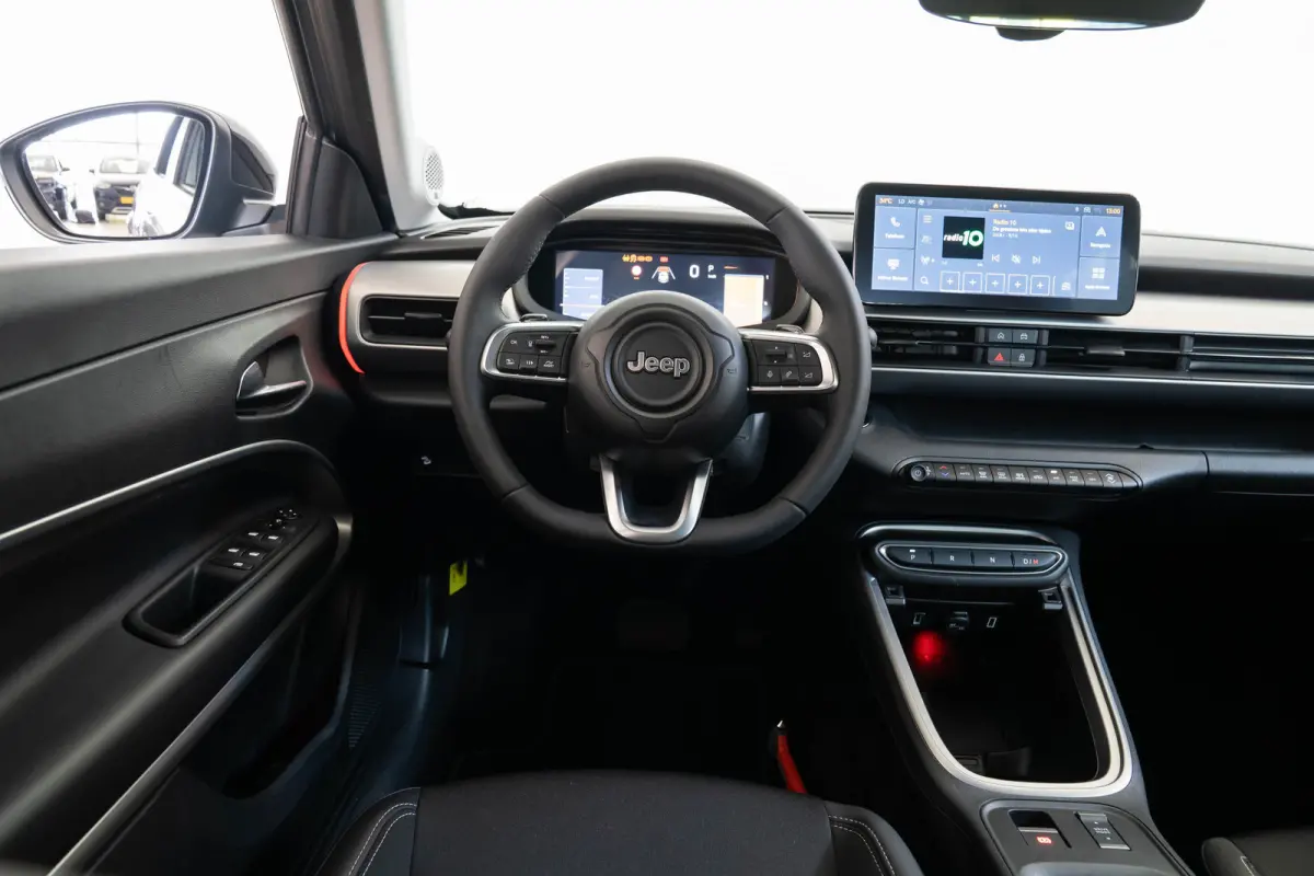 1.2 e-Hybrid Summit | Navigatie | Elektrische Achterklep | Camera | Keyless | 18 Inch Lichtmetalen velgen |