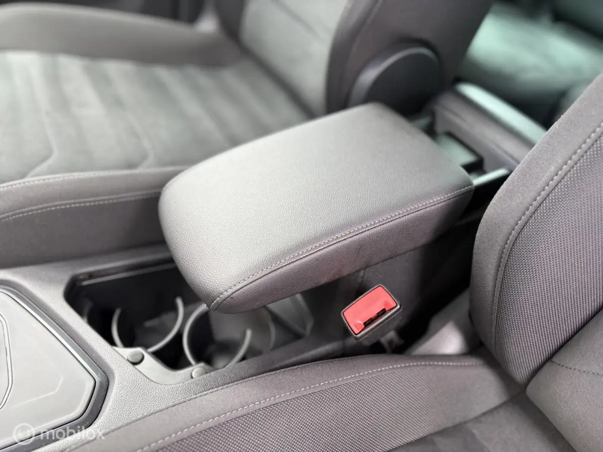 1.5 TSI ACT Highline Business R|Trekhaak|Adapt.cruise|Carplay|Stoel.verw