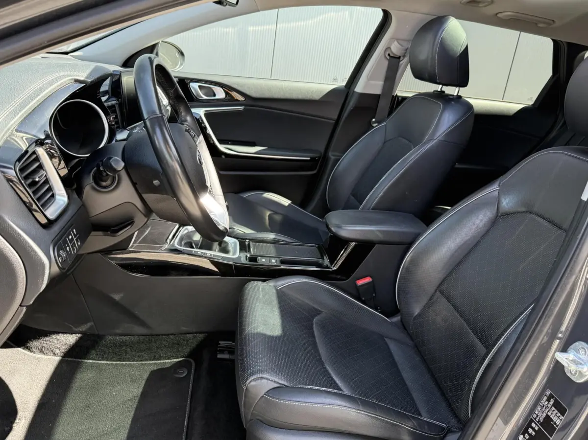 1.0 T-GDi GT-Line | Panoramadak | Leder | Full Options