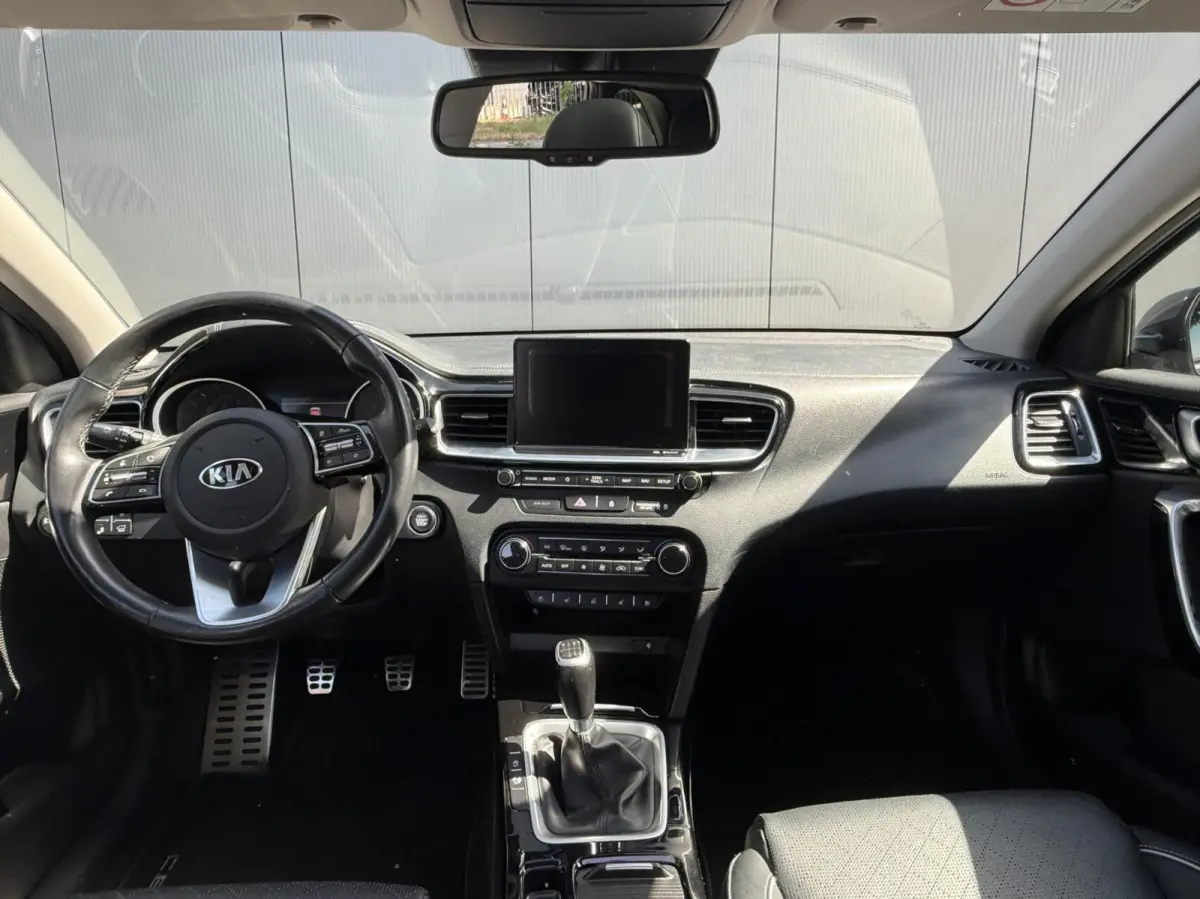 1.0 T-GDi GT-Line | Panoramadak | Leder | Full Options
