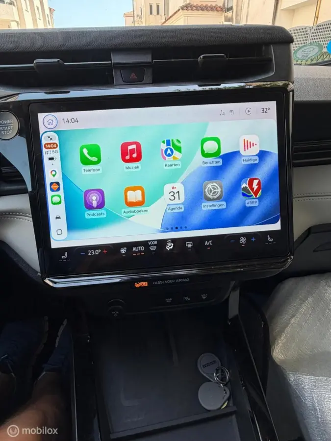 Premium 44 kWh FM nav / clima / camera / 8.822 KM!!