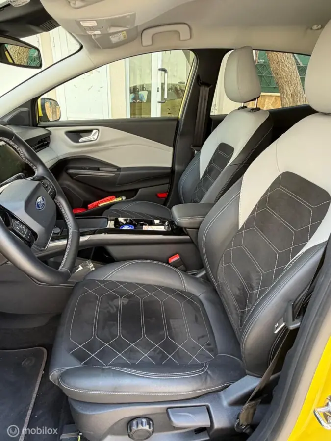 Premium 44 kWh FM nav / clima / camera / 8.822 KM!!