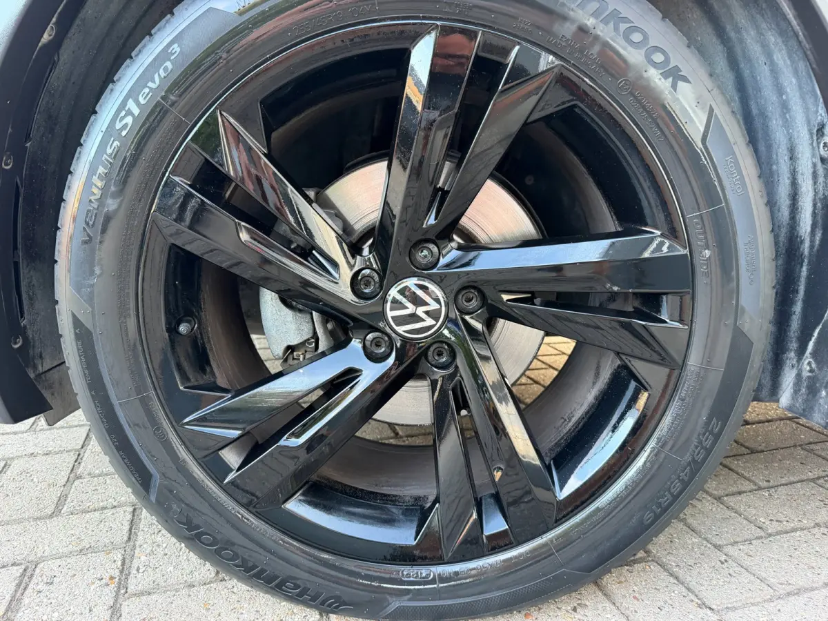 1.5 TSI R-Line Business+/ ACC / Black Pack / 2x R-Line .