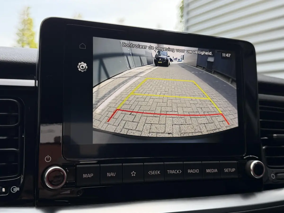 1.0 T-GDi MHEV DynamicPlusLine | Apple Carplay / Android Auto | Navigatiesysteem | Stoel + Stuurverwarming | Licht + Regensensor | Parkeersensoren + Camera Achter | Cruise Control | 16" Lich