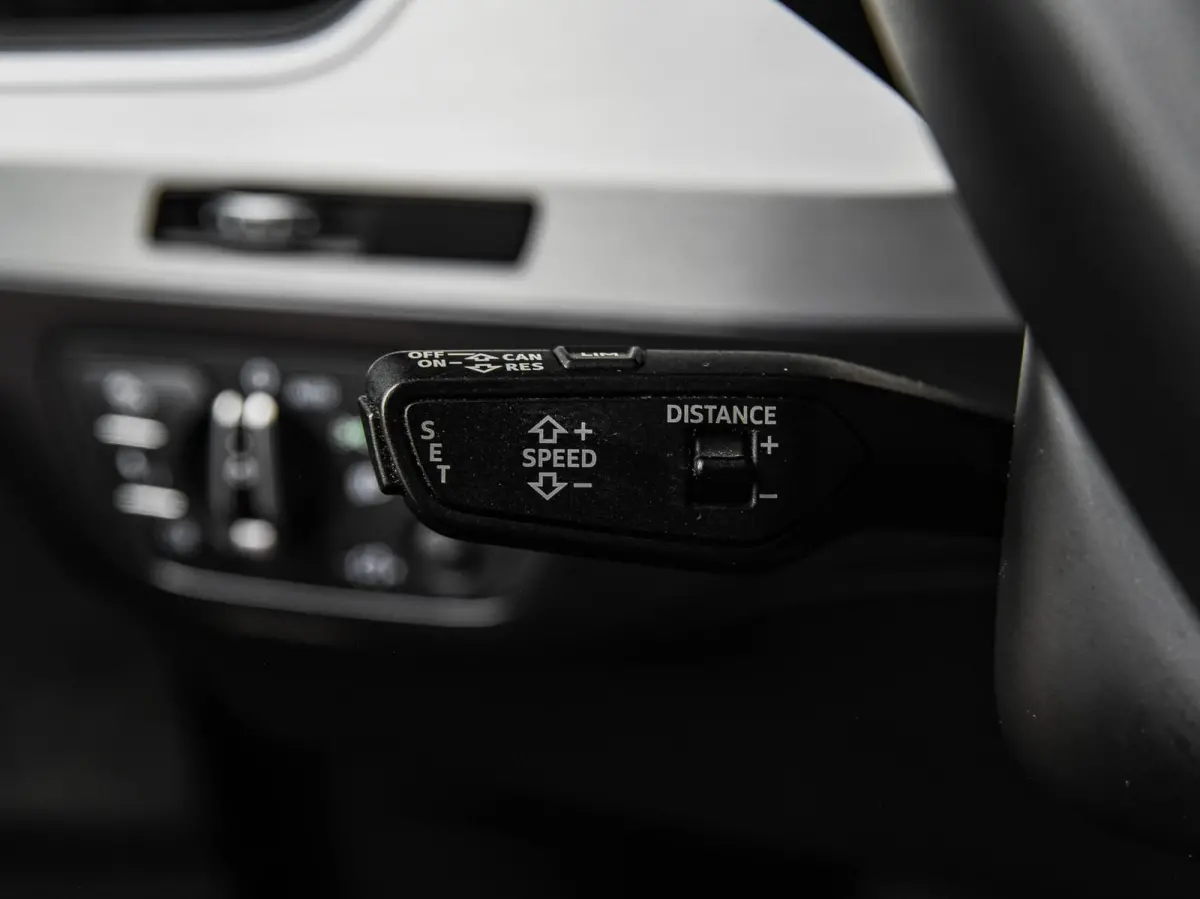 3.0 TFSI quattro S-Line Panoramadak B&O Advanced Nachtzicht Luchtvering Leder ACC HUD Virtual Cockpit Soft-Close Achterasbesturing Trekhaak 21"
