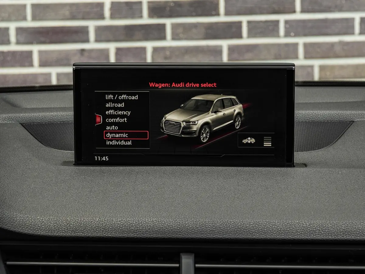 3.0 TFSI quattro S-Line Panoramadak B&O Advanced Nachtzicht Luchtvering Leder ACC HUD Virtual Cockpit Soft-Close Achterasbesturing Trekhaak 21"