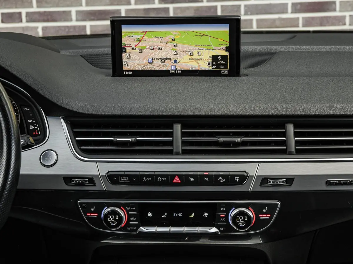 3.0 TFSI quattro S-Line Panoramadak B&O Advanced Nachtzicht Luchtvering Leder ACC HUD Virtual Cockpit Soft-Close Achterasbesturing Trekhaak 21"