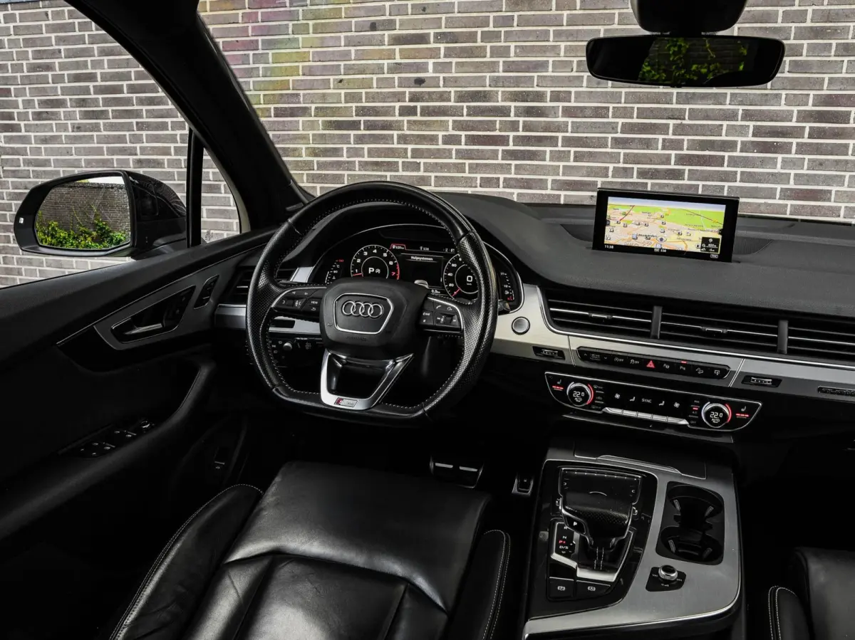 3.0 TFSI quattro S-Line Panoramadak B&O Advanced Nachtzicht Luchtvering Leder ACC HUD Virtual Cockpit Soft-Close Achterasbesturing Trekhaak 21"