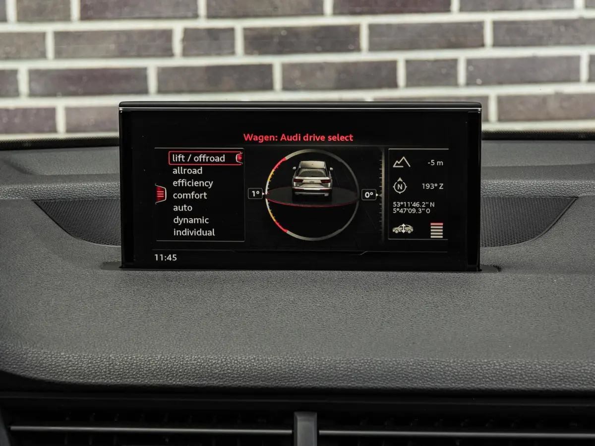 3.0 TFSI quattro S-Line Panoramadak B&O Advanced Nachtzicht Luchtvering Leder ACC HUD Virtual Cockpit Soft-Close Achterasbesturing Trekhaak 21"