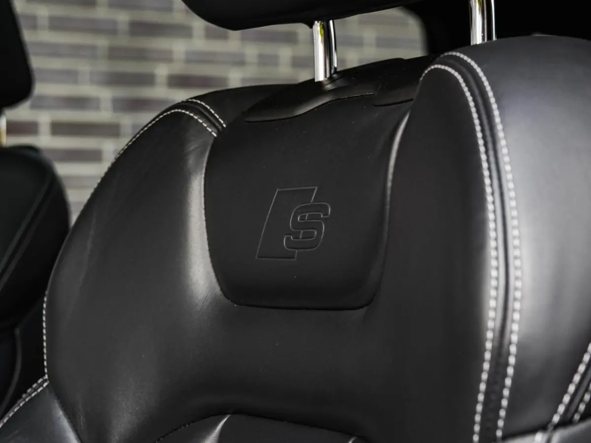 3.0 TFSI quattro S-Line Panoramadak B&O Advanced Nachtzicht Luchtvering Leder ACC HUD Virtual Cockpit Soft-Close Achterasbesturing Trekhaak 21"