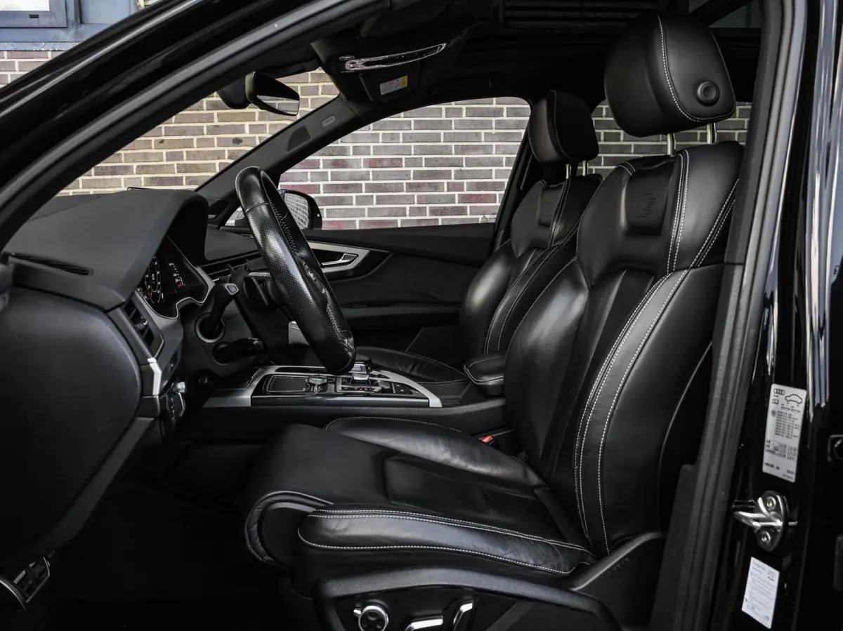 3.0 TFSI quattro S-Line Panoramadak B&O Advanced Nachtzicht Luchtvering Leder ACC HUD Virtual Cockpit Soft-Close Achterasbesturing Trekhaak 21"