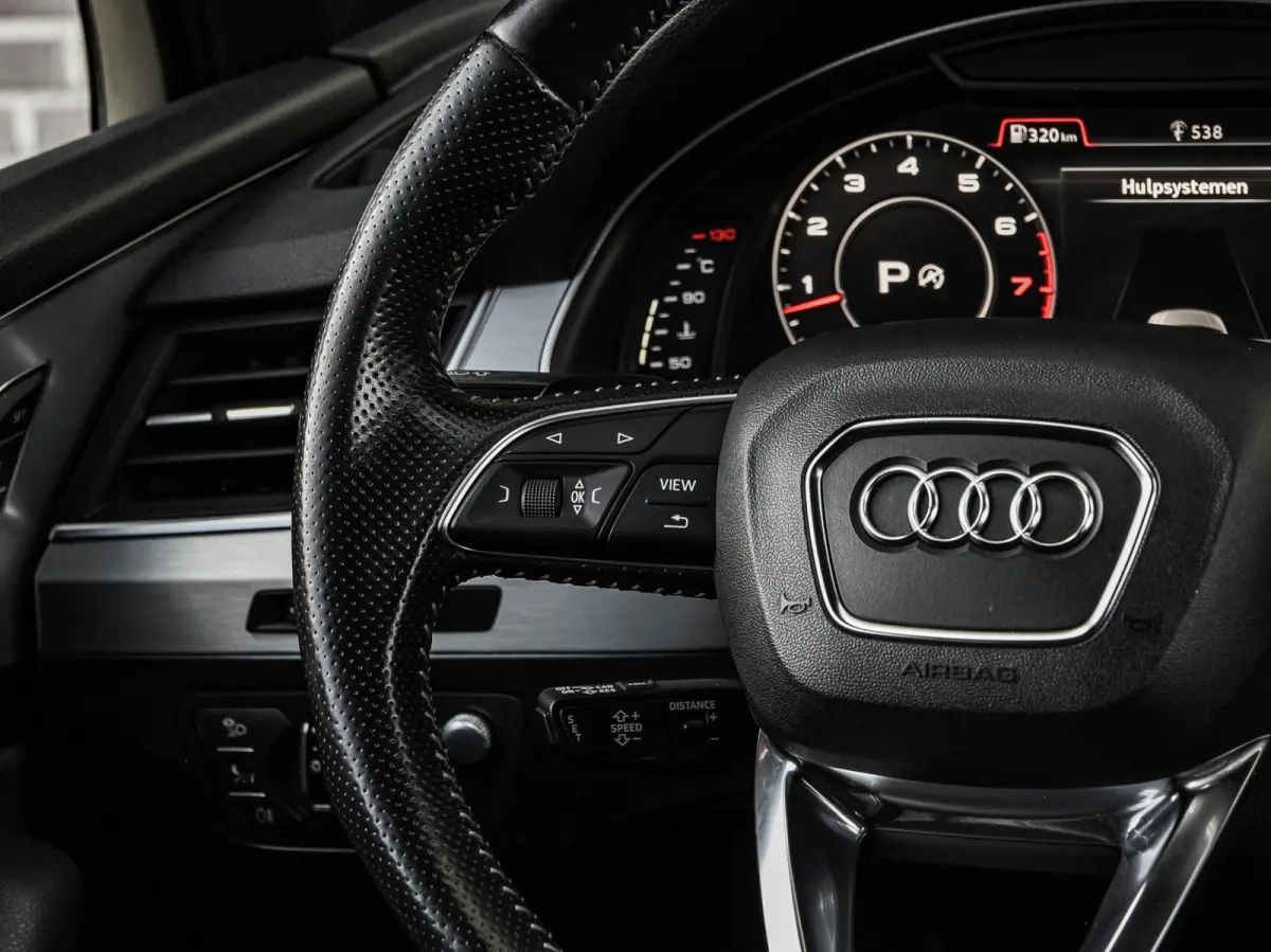 3.0 TFSI quattro S-Line Panoramadak B&O Advanced Nachtzicht Luchtvering Leder ACC HUD Virtual Cockpit Soft-Close Achterasbesturing Trekhaak 21"